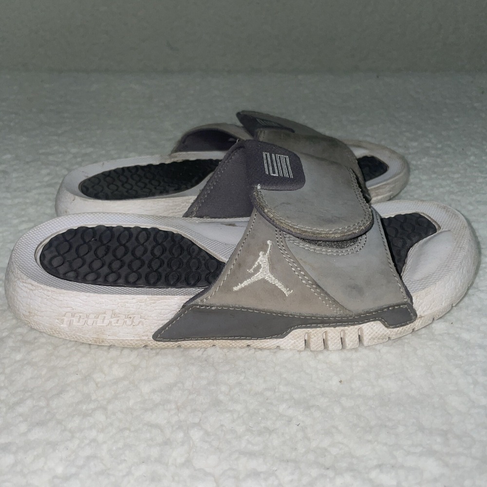 Nike Jordan AJ0022-004 Gray‎ White Slide Slip On Shoes Sandals Size 4y